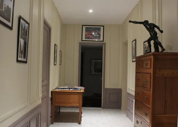 D'hotes Noir Lion Couette-café 3*