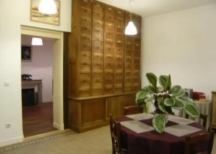 D'hotes Noir Lion Péronne